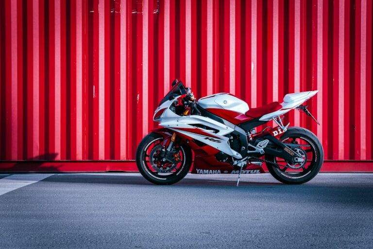 Gebrauchtes Motorrad sicher kaufen: Von der Prüfung bis zum Vertragsschluss