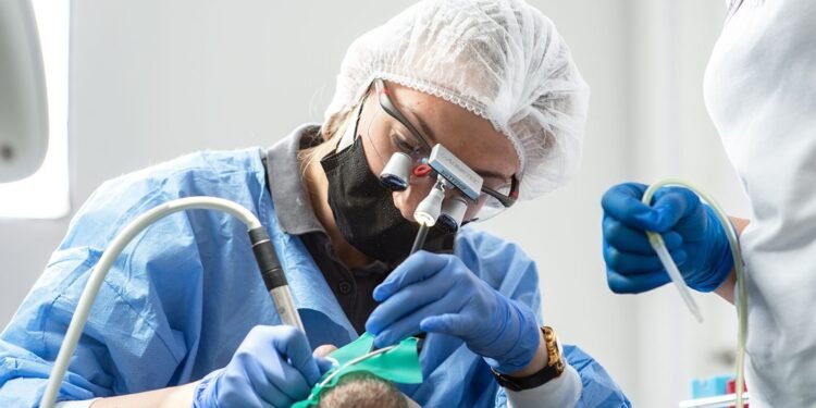 Wurzelbehandlung: Was wirklich dahinter steckt
